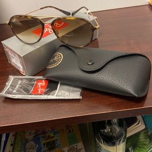 NEW RAY BAN CONTEMPORARY PILOT SUN GLASSES For men or women $189 on Amazon